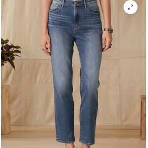 DRIFTWOOD Stella Medium Wash Blue Denim Jeans w Stretch Sz 28 Straight Cut